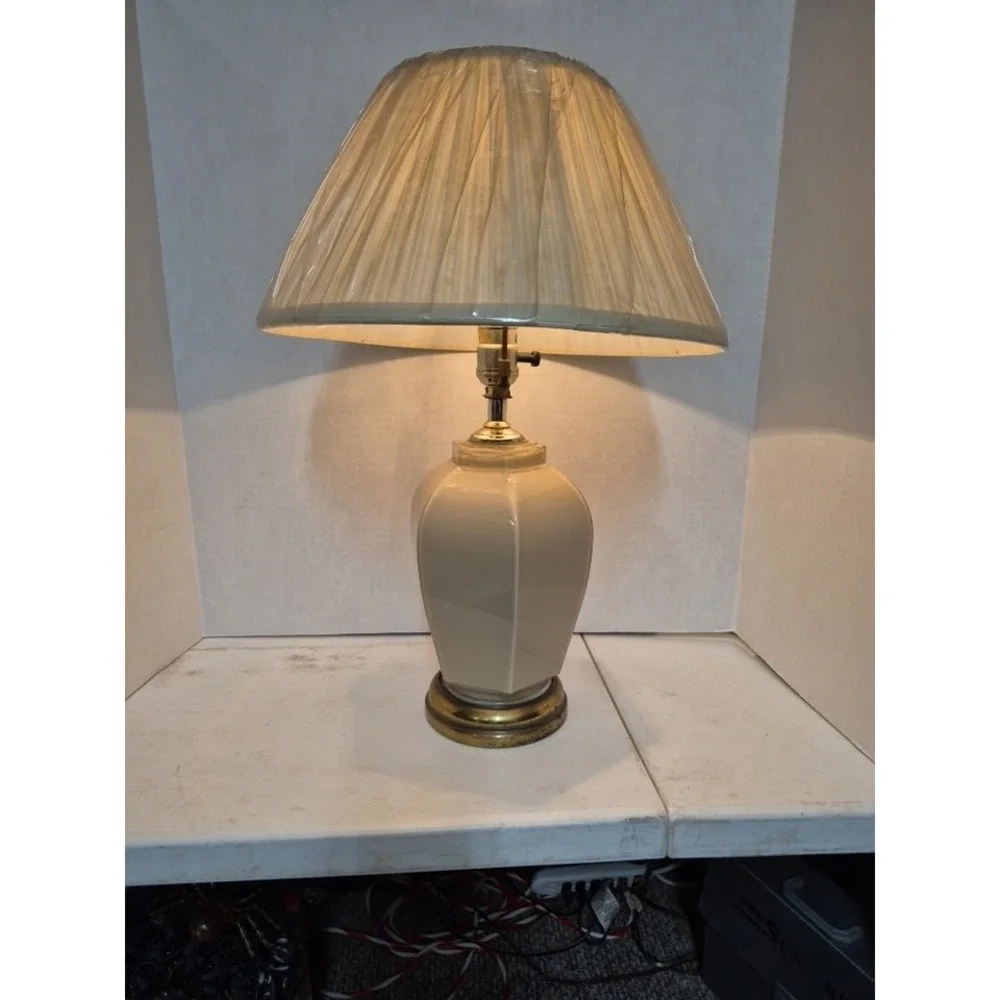 Vintage Oriental Glass Lamp 1980's Asian Ginger Jar like Lamp See Pics